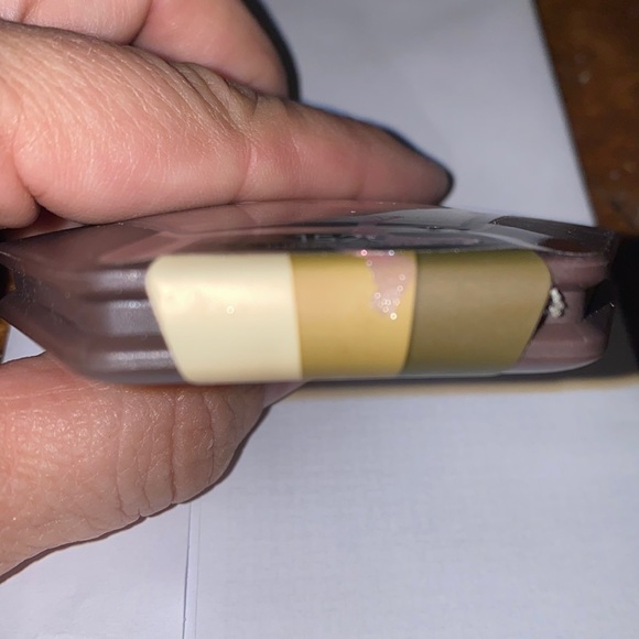 NEW Burt’s Bees eyeshadow 1520 Dusky Woods- nail polish spilled on the front - Picture 9 of 10